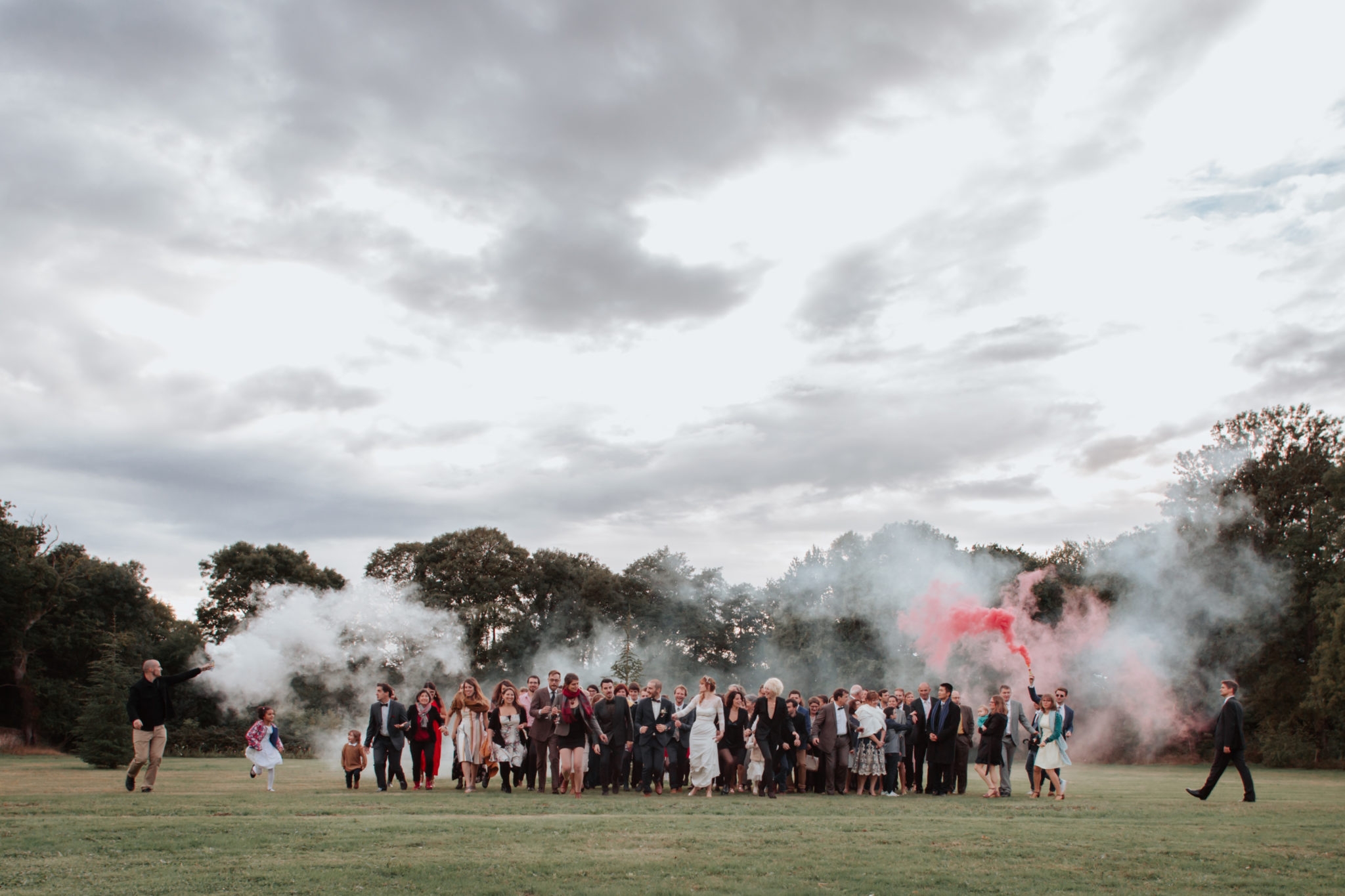 Photo groupe fumigènes parc manoir Fresnaye