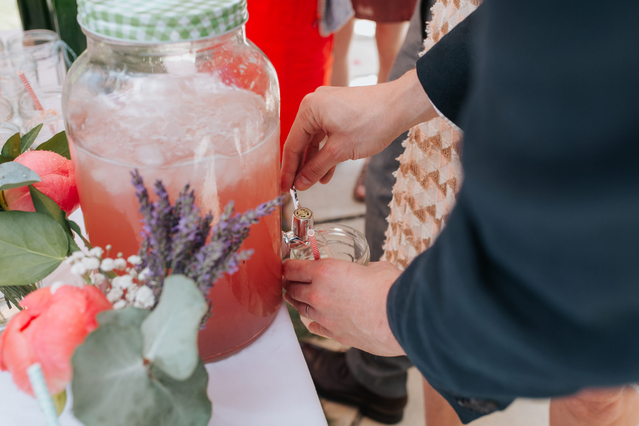 Bocaux boisson Cocktail piscine Hameau de Valouse Drôme provençale