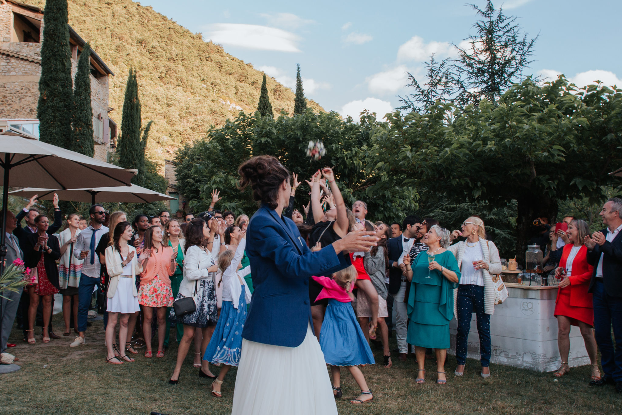 Lancer bouquet Hameau de Valouse Drôme provençale