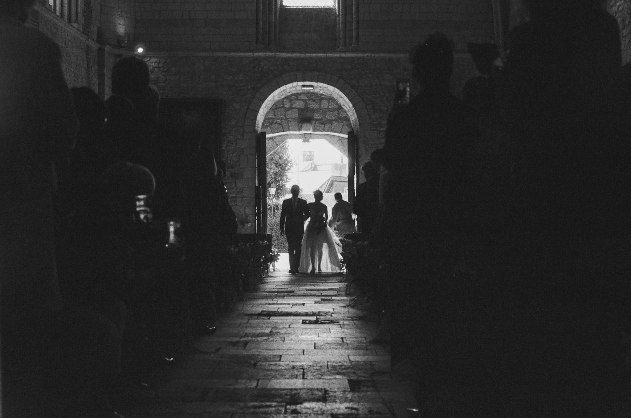 Entrée mariée et son père église Touques