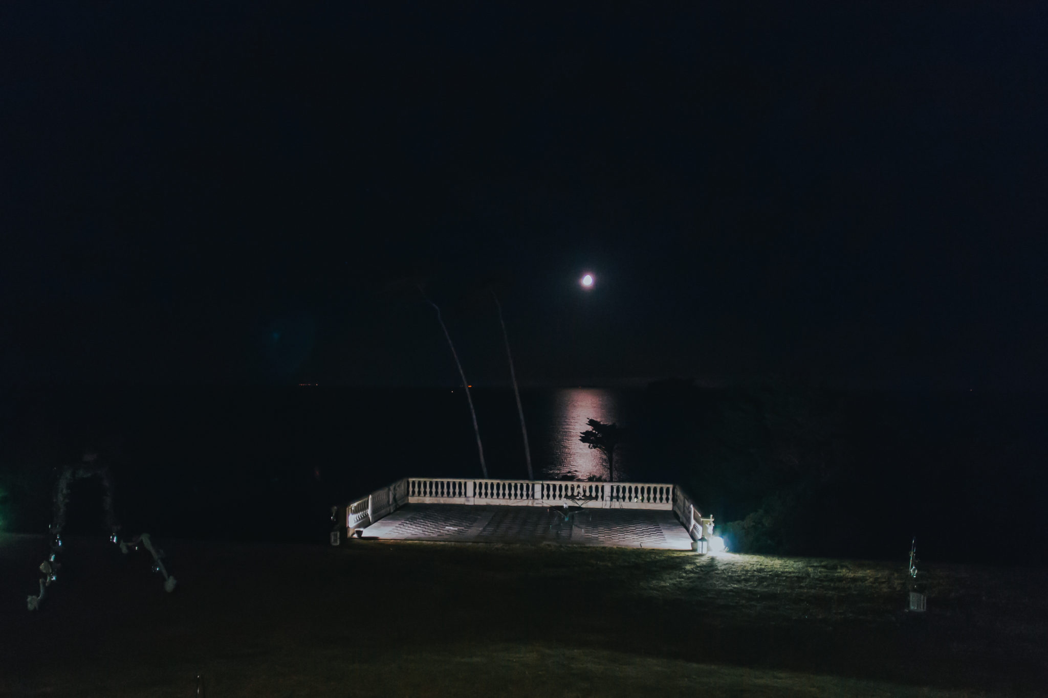 Vue nuit clair de lune Granville Château de la Crête