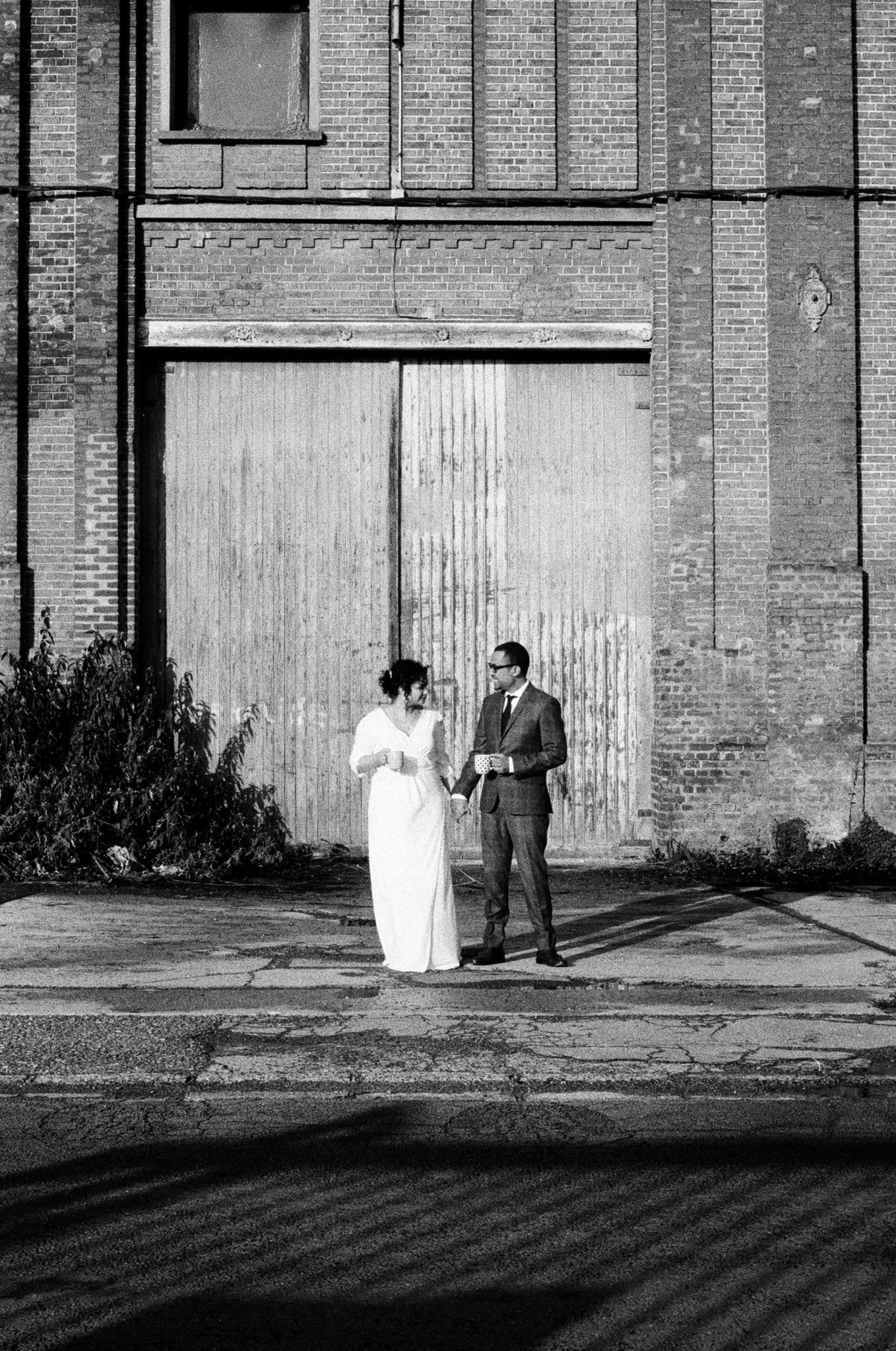 Portrait mariés mariage hiver usine brique industrel Picardie Amiens Château de Naours