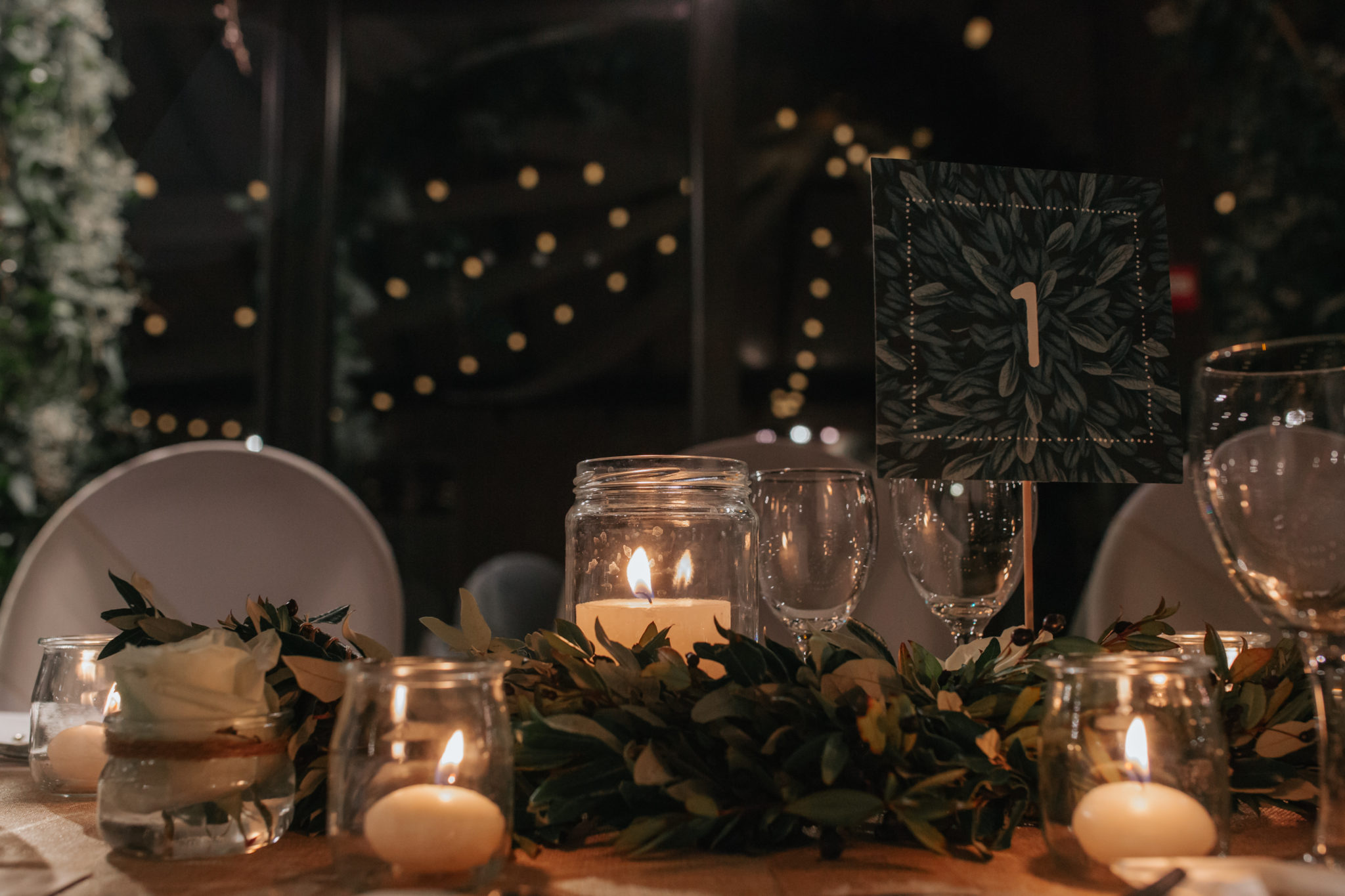 Décoration table dîner toile jute kraft végétal eucalyptus Château de Naours mariage hiver Picardie Amiens