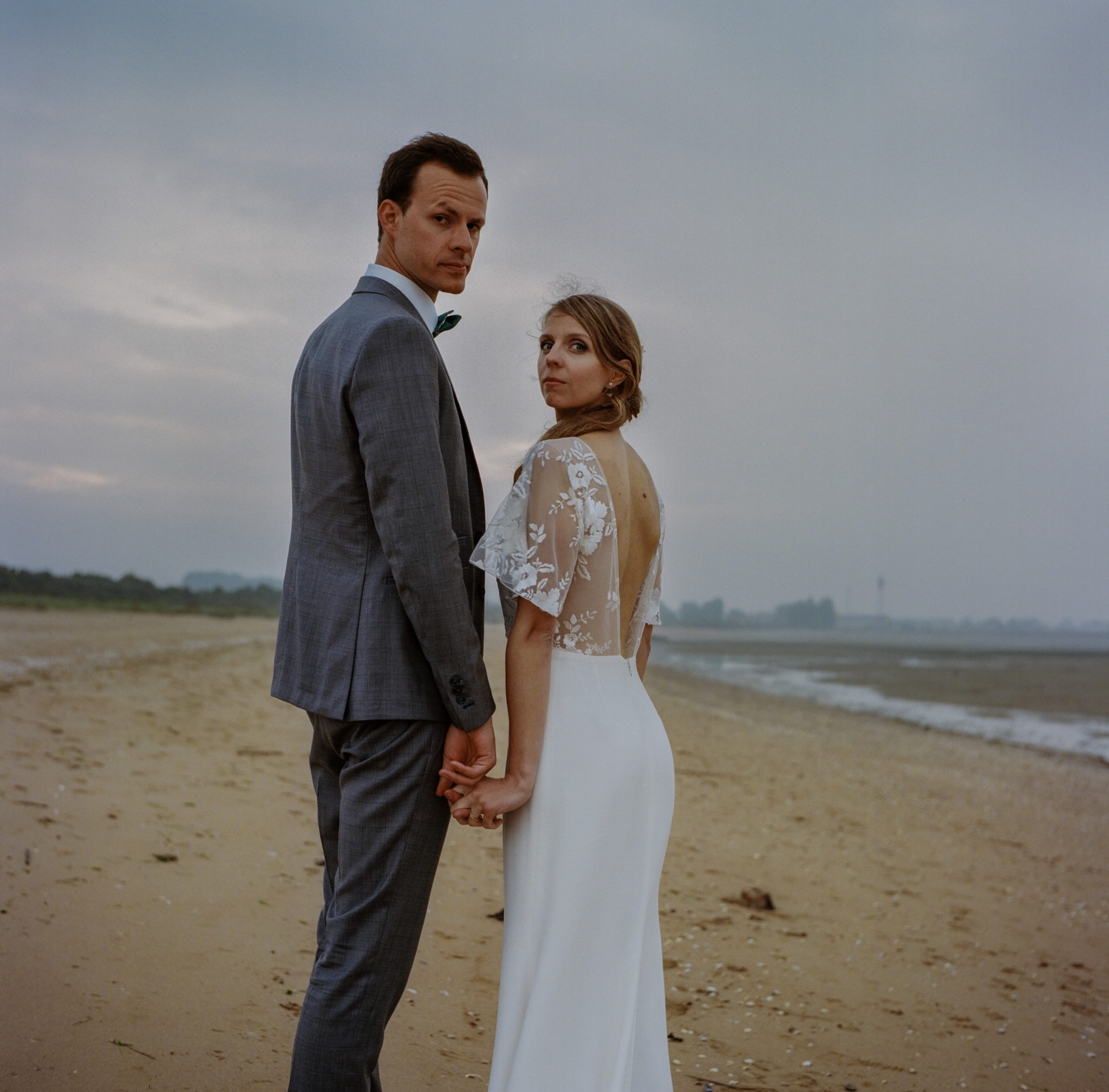 Séance couple Ouistreham pointe du siège robe rime arodaky