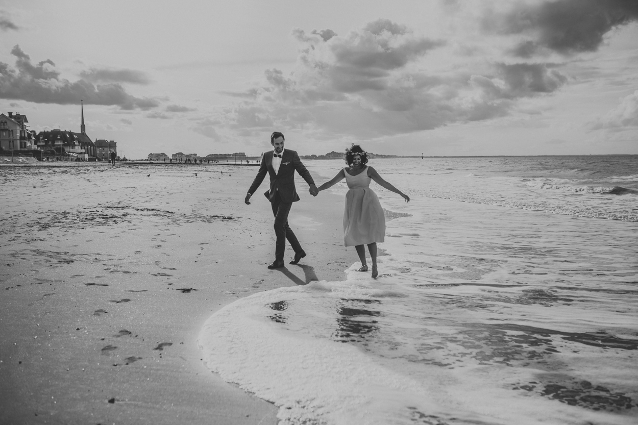 mariés pieds nus plage houlgate mer