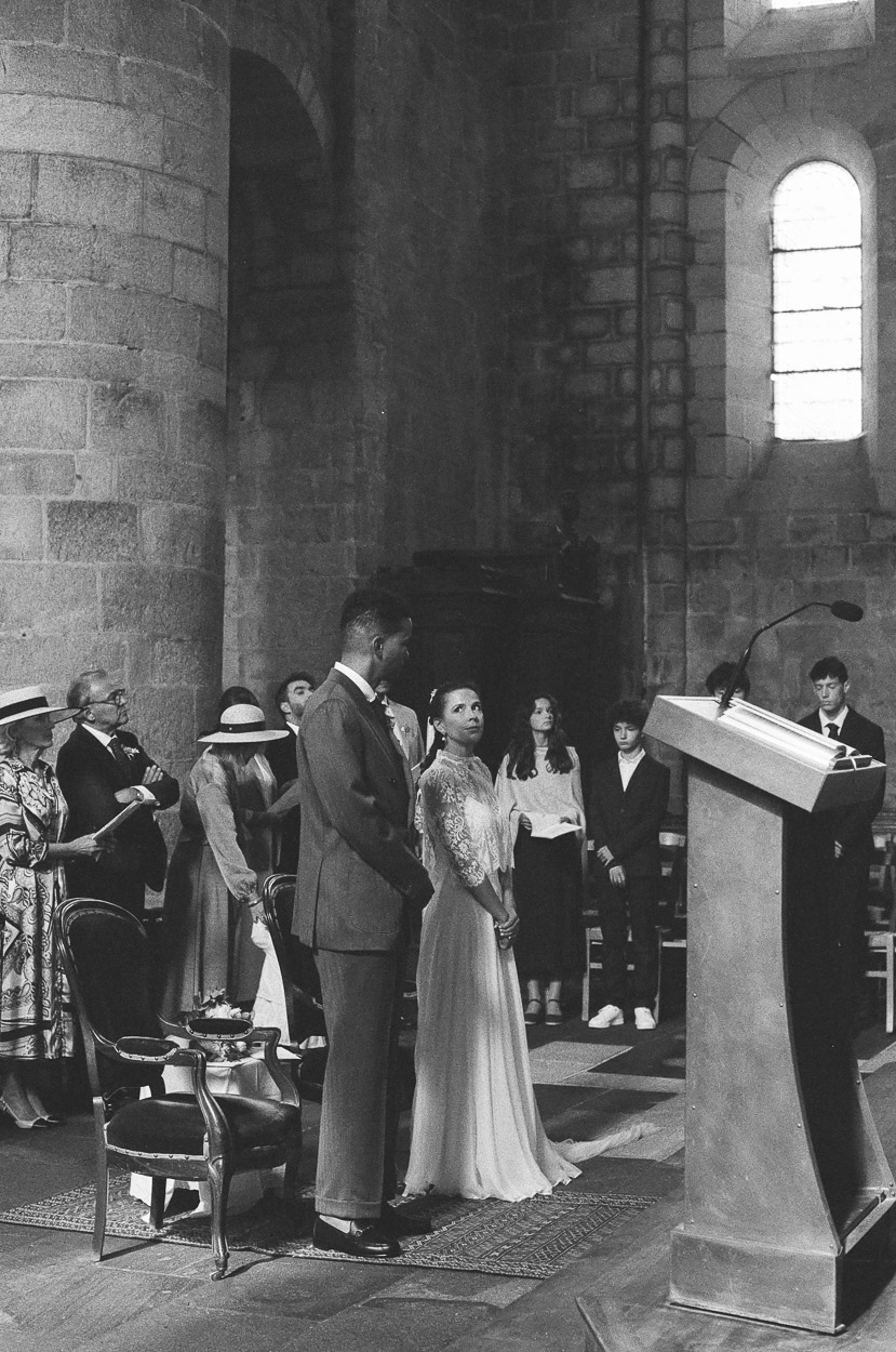 cérémonie religieuse argentique église quimper bretagne